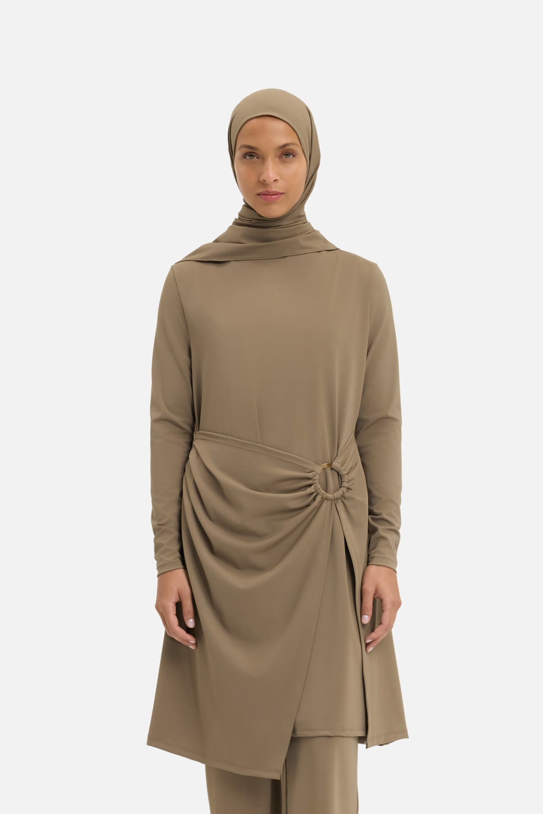 Merrachi — modest tailoring in the house palette